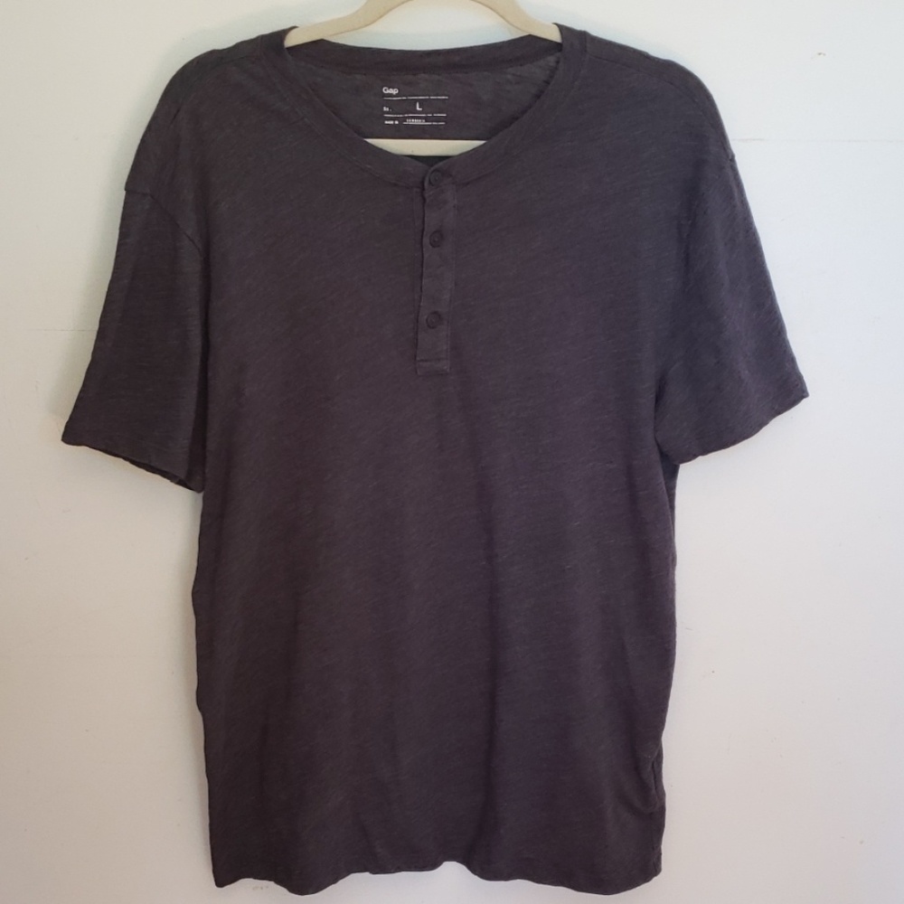 Gap men's size L short sleeve button shirt